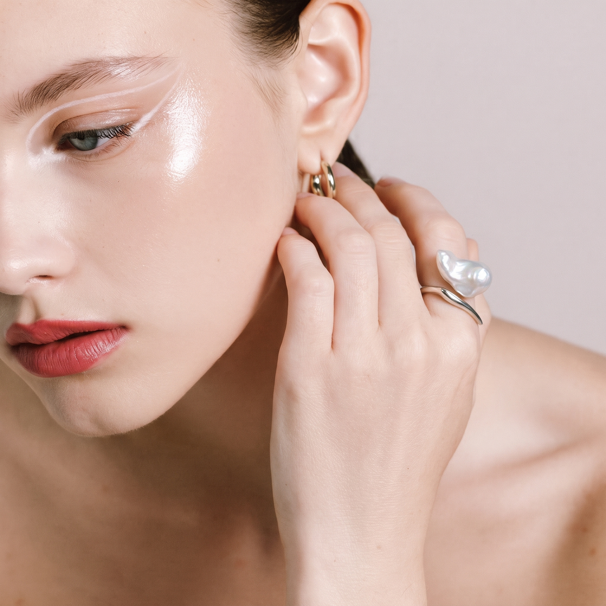Blade Baroque Pearl Ring by ORAÉ — close-up shot
